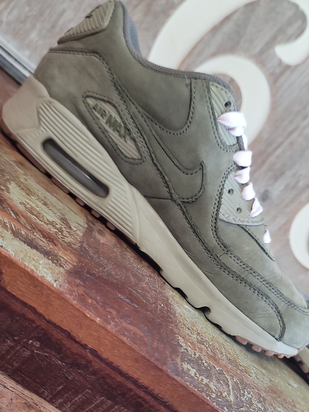 Nike Air Max 90 Winter Premium "Medium Olive/Pink" Wmns 6.5, Good Condition - Picture 15 of 16